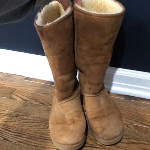 UGG BOOTS